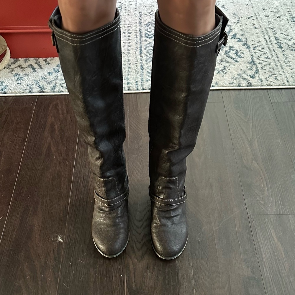 Breckelles Outlaw-81 Women's Red Zipper Tall Riding Boots, Brown